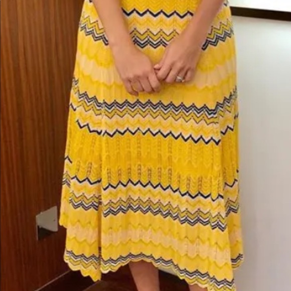 Sandro yellow zigzag knit skirt. Size 1. - Picture 1 of 15